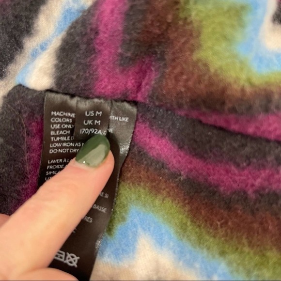 URBAN Outfitters Half Zip Aztec Cropped Sweater Size Medium - Picture 9 of 10